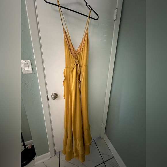 Large Mustard Yellow Lulus Dress - Picture 3 of 5